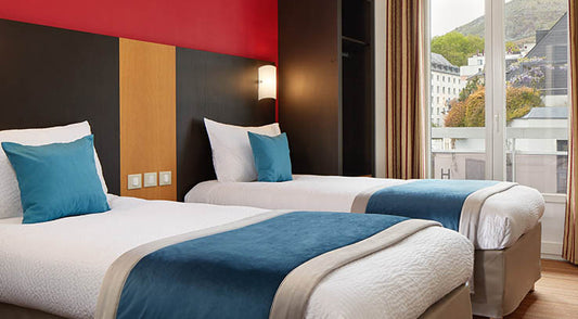 SET STOLA/RUNNER DA LETTO CON BORDO + CUSCINI ART. RIVER - Domakalè