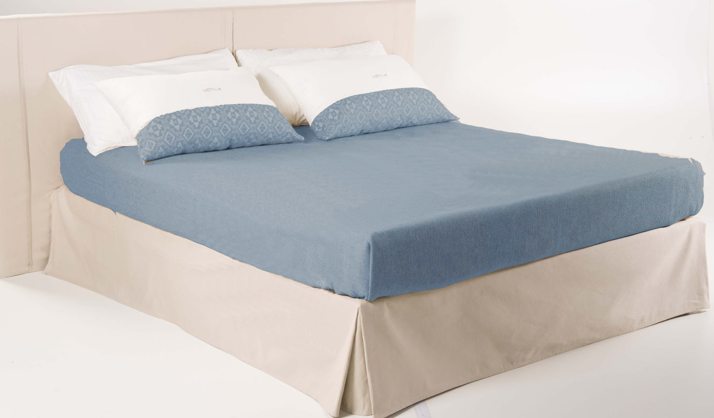 SIN ARTE DE COLCHA DE HIERRO. PALMA DORADA