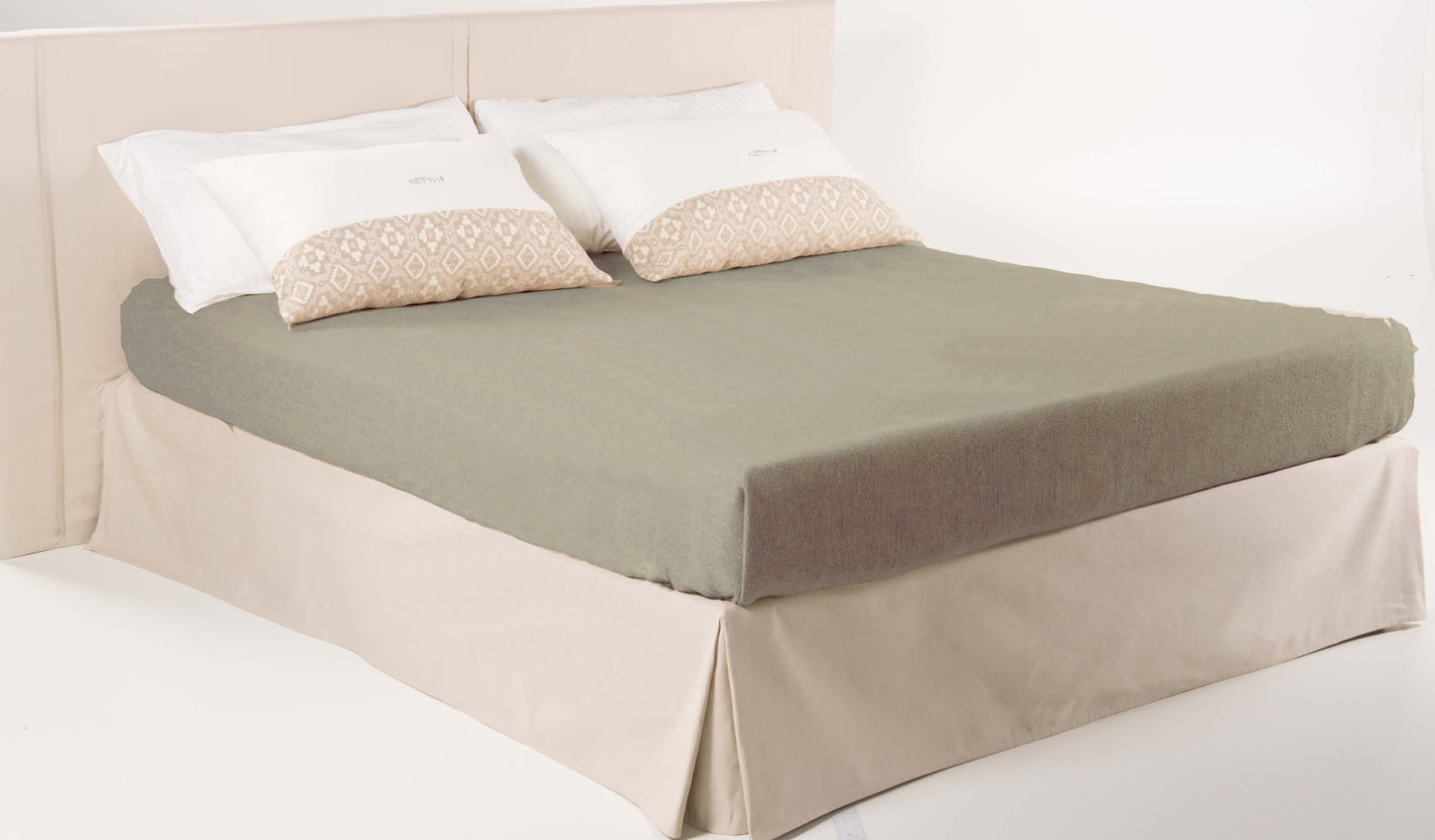 SIN ARTE DE COLCHA DE HIERRO. PALMA DORADA