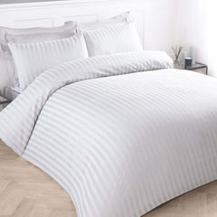 LINEA RIGHE, DUVET COVER AND PILLOWCASES IN 3cm SATIN